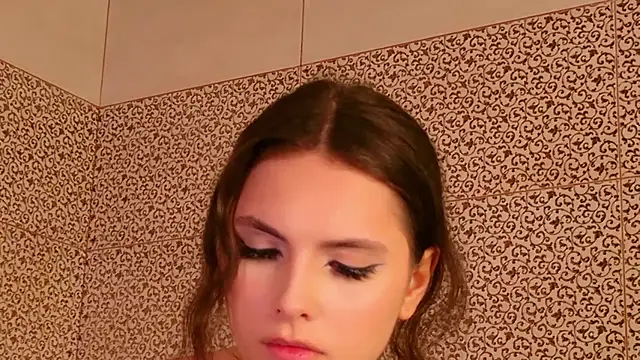 GIGI DAV online show from October 2025 09:54:02 AM