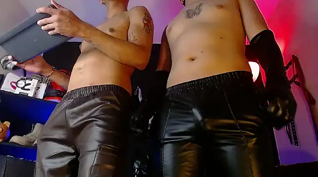 Snapshot of AngeloColleen chatting on February 2025 01:57:01 AM AngeloColleen online show from February 2025 01:57:01 AM