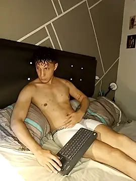 Snapshot of AngeloColleen chatting on October 2025 05:10:02 PM AngeloColleen online show from October 2025 05:10:02 PM