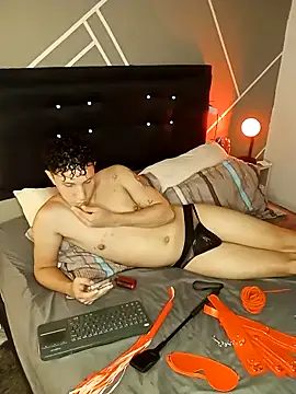 Snapshot of AngeloColleen chatting on October 2025 07:01:02 PM AngeloColleen online show from October 2025 07:01:02 PM