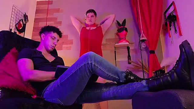 Snapshot of AngeloColleen chatting on October 2025 07:25:02 PM AngeloColleen online show from October 2025 07:25:02 PM