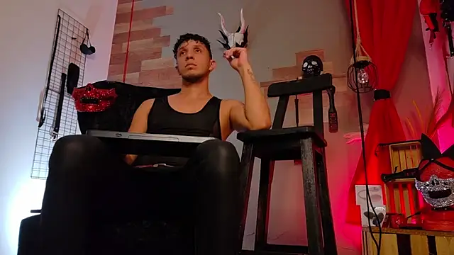 Snapshot of AngeloColleen chatting on November 2025 05:01:02 PM AngeloColleen online show from November 2025 05:01:02 PM