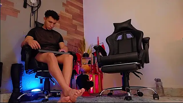 Snapshot of AngeloColleen chatting on February 2026 05:11:01 PM AngeloColleen online show from February 2026 05:11:01 PM