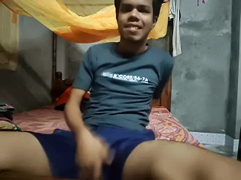 Snapshot of HomeCum chatting on November 2025 01:00:01 PM HomeCum online show from November 2025 01:00:01 PM