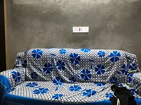 Snapshot of HomeCum chatting on April 2026 05:48:02 AM HomeCum online show from April 2026 05:48:02 AM