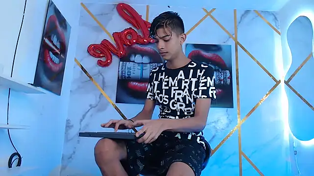 Snapshot of KING_STYLE2 chatting on March 2025 11:26:01 PM KING STYLE2 online show from March 2025 11:26:01 PM