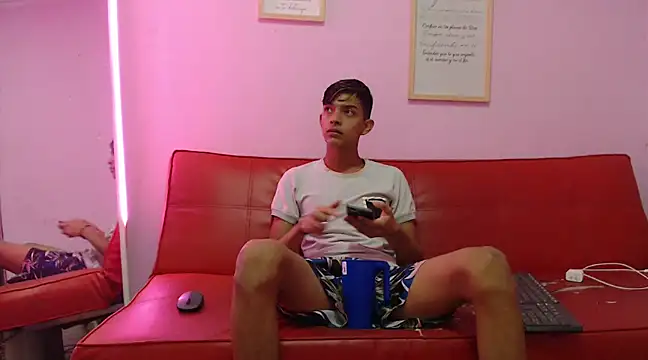 Snapshot of KING_STYLE2 chatting on March 2025 11:35:02 PM KING STYLE2 online show from March 2025 11:35:02 PM