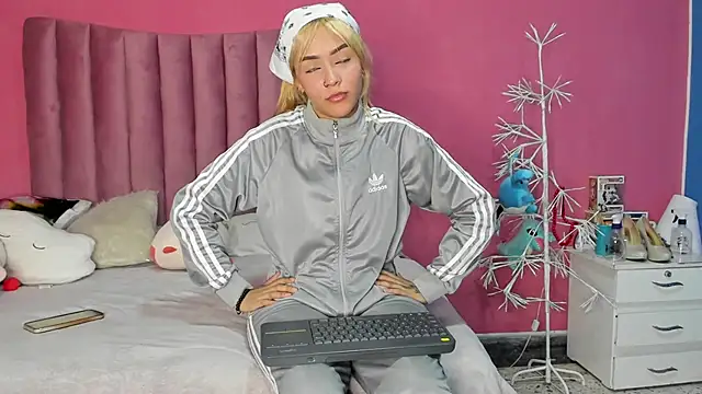 asami kimi online show from February 2025 01:10:01 AM