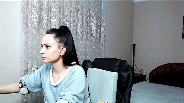 Kriss brunette 5 online show from March 2026 03:17:01 PM