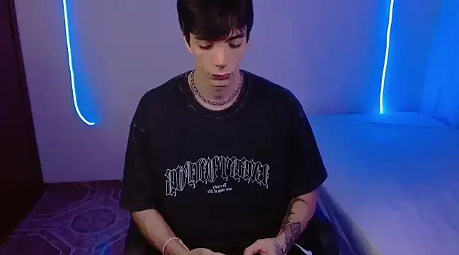 H3ll B0I online show from February 2025 04:25:01 AM