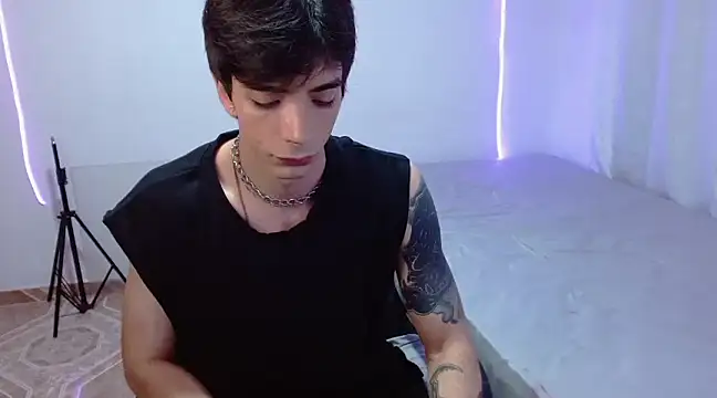 H3ll B0I online show from March 2025 08:00:02 PM