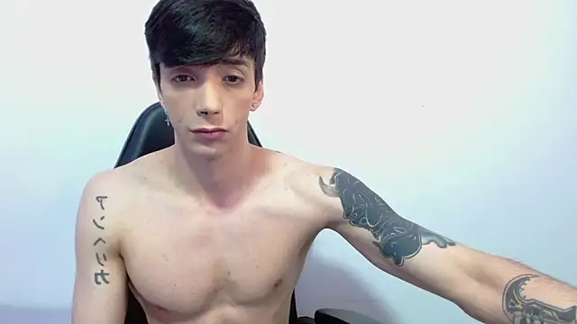 H3ll B0I online show from September 2025 05:20:02 AM