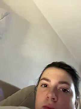 DearAlise online show from October 2025 08:16:02 AM