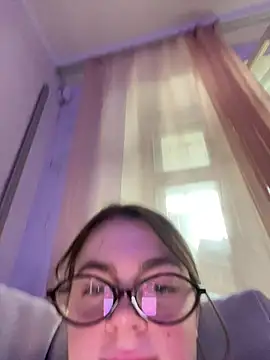 DearAlise online show from May 2026 10:42:02 AM