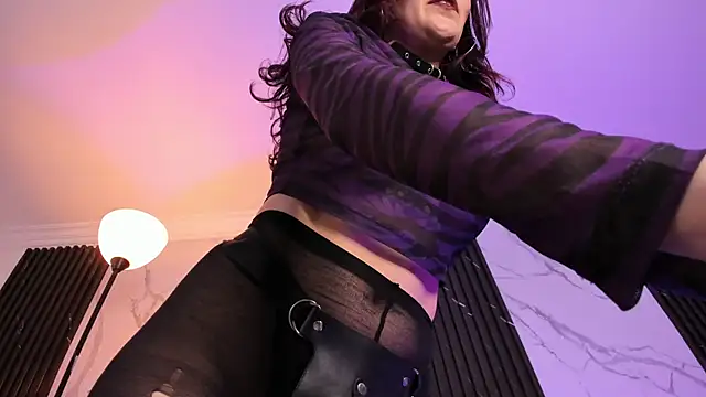 SadieManson  online show from February 2025 08:31:01 PM