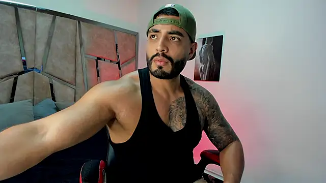 Snapshot of LeandroRusso chatting on February 2025 08:05:02 PM LeandroRusso online show from February 2025 08:05:02 PM