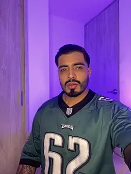 Snapshot of LeandroRusso chatting on November 2025 11:36:02 PM LeandroRusso online show from November 2025 11:36:02 PM