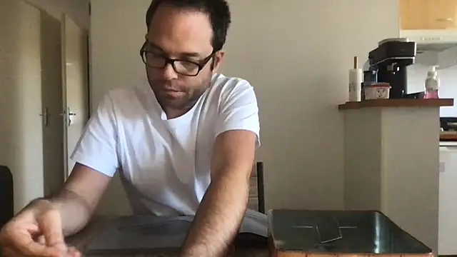 Funnyjul31 online show from April 2026 10:46:01 AM