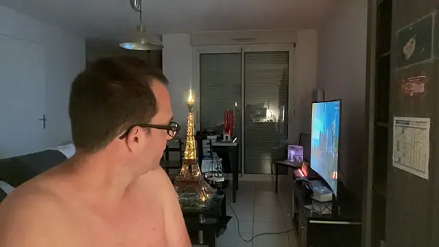 Funnyjul31 online show from April 2026 07:07:02 PM