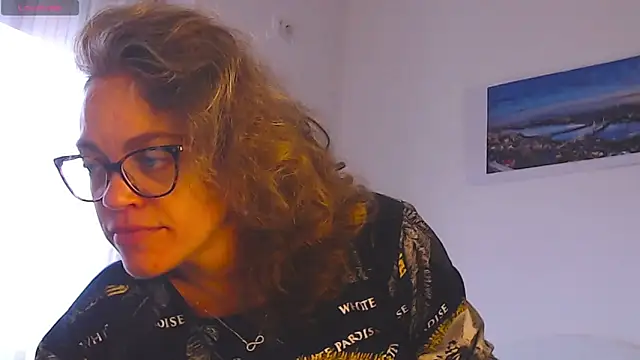 Ju-Hot online show from October 2025 01:00:01 PM