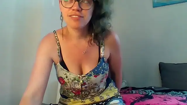 Snapshot of Ju-Hot chatting on May 2026 03:52:02 PM Ju-Hot online show from May 2026 03:52:02 PM