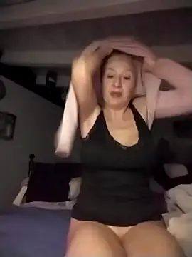 divinaerotica online show from January 2026 05:18:02 PM