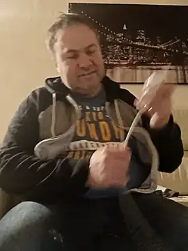 Snapshot of Pourleplasirs chatting on February 2025 02:10:02 AM Pourleplasirs online show from February 2025 02:10:02 AM