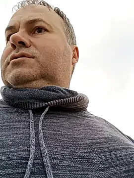 Snapshot of Pourleplasirs chatting on November 2025 11:42:01 AM Pourleplasirs online show from November 2025 11:42:01 AM