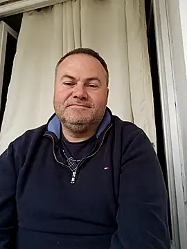 Snapshot of Pourleplasirs chatting on May 2026 03:18:01 PM Pourleplasirs online show from May 2026 03:18:01 PM