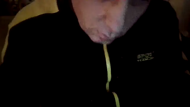 Snapshot of GrandpasDadBulg chatting on January 2026 01:43:01 AM GrandpasDadBulg online show from January 2026 01:43:01 AM