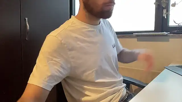 bullyboyy online show from February 2025 06:50:02 AM