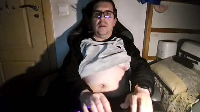 Snapshot of Usame_como_quieras chatting on January 2025 12:47:01 AM Usame como quieras online show from January 2025 12:47:01 AM