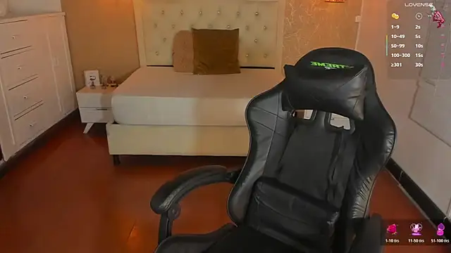 Hadley  online show from October 2025 03:14:01 AM