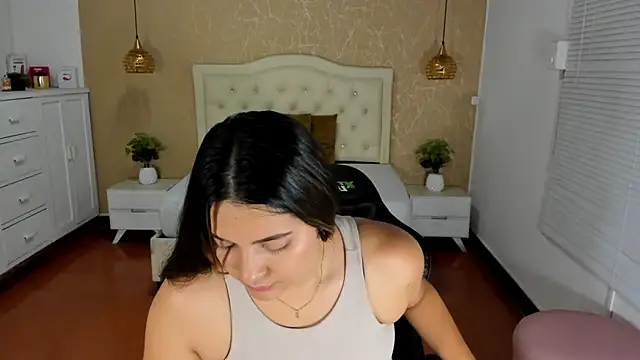 Snapshot of Hadley_ chatting on May 2026 02:06:01 AM Hadley online show from May 2026 02:06:01 AM