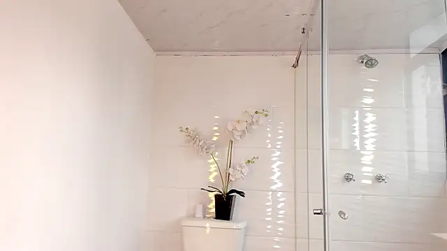 AliDiaz  online show from March 2025 06:54:01 PM