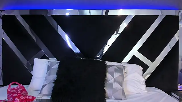 AliDiaz  online show from September 2025 11:32:02 AM