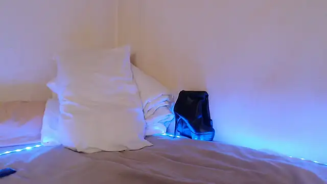 Snapshot of AliceFeet chatting on July 2026 01:57:02 PM AliceFeet online show from July 2026 01:57:02 PM