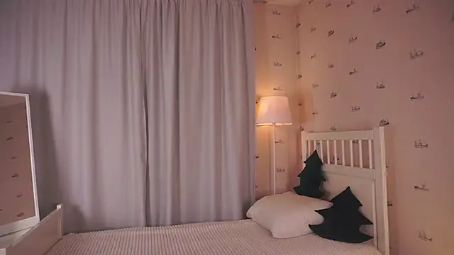 OdetteAven online show from February 2025 09:19:01 AM