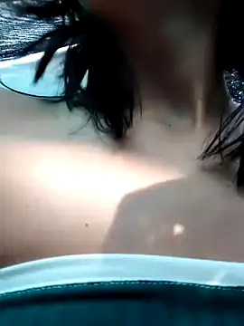 Snapshot of Maiden-Hot chatting on January 2025 12:48:02 PM Maiden-Hot online show from January 2025 12:48:02 PM