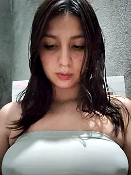 Snapshot of Maiden-Hot chatting on May 2026 05:48:02 AM Maiden-Hot online show from May 2026 05:48:02 AM