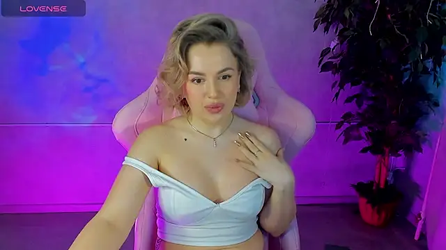 Nikki Kai online show from March 2025 07:15:01 AM