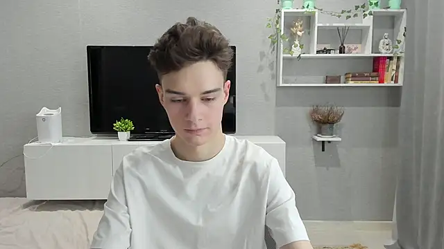 Snapshot of avegothy- chatting on February 2025 11:42:01 AM avegothy- online show from February 2025 11:42:01 AM