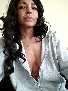 Lunasquirt1985 online show from September 2025 09:24:01 AM