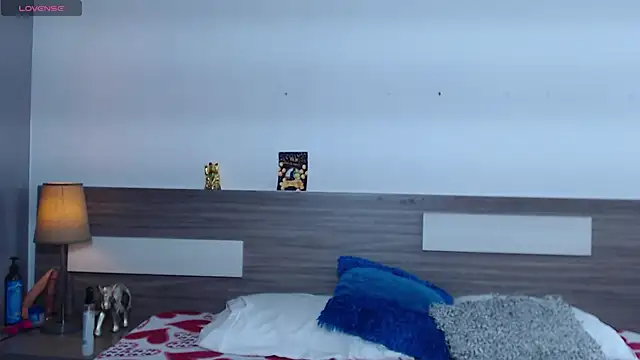 Liiamthompson online show from October 2025 12:59:01 PM