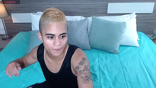 Liiamthompson online show from January 2026 10:19:02 AM