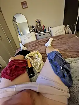 blueeyeblonde33 online show from February 2025 07:40:01 AM