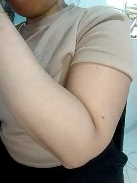 alexandraluv online show from September 2025 03:28:02 PM