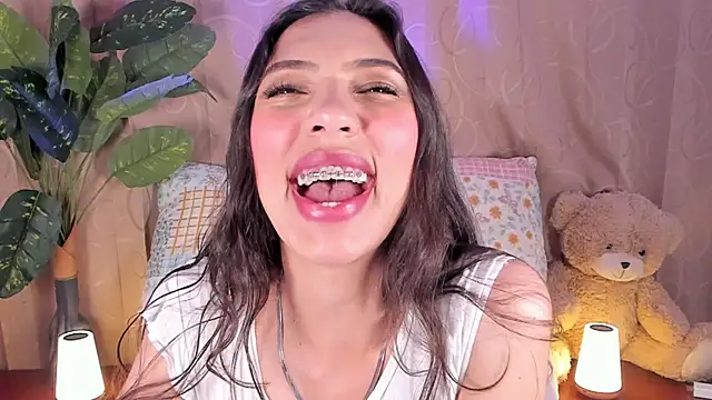 Miss veronicaa2 online show from July 2026 01:47:02 PM