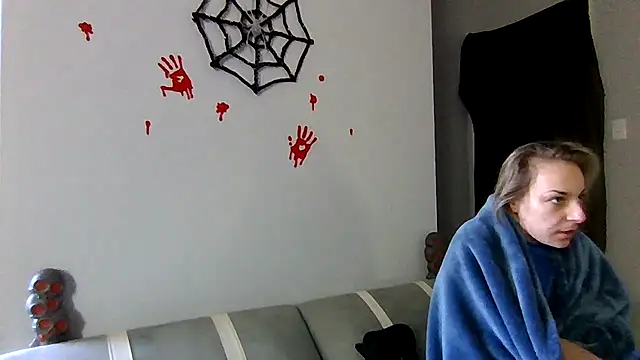 cruz815 online show from October 2025 02:35:02 PM