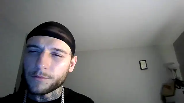 cruz815 online show from December 2025 12:17:02 AM